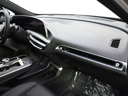 Certified 2024 Cadillac Lyriq Luxury AWD/4WD image 14