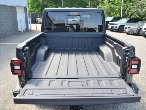 New 2026 Jeep Gladiator Sport AWD/4WD image 32