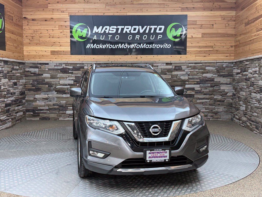 Used 2017 Nissan Rogue SV AWD/4WD image 2
