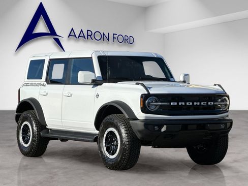 New 2025 Ford Bronco Outer Banks w/ Sasquatch Package image 7
