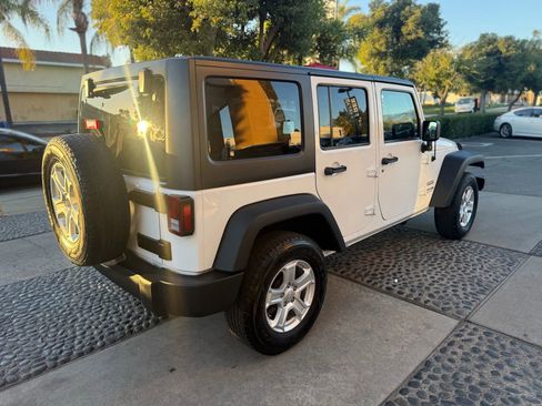 Used 2018 Jeep Wrangler Unlimited Sport S image 5