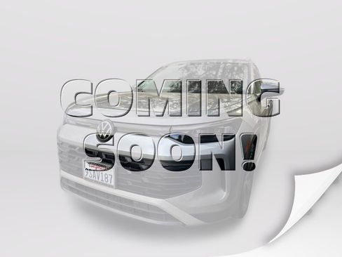 Used 2025 Volkswagen Tiguan SE image 1