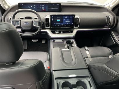 Used 2025 Ford Expedition Platinum w/ Driver's Package
