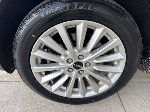 Used 2019 Lincoln MKC Premiere image 15