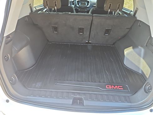Used 2019 GMC Terrain SLE w/ Black Edition FWD image 9
