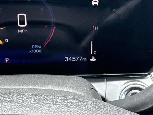 Used 2025 Chevrolet Trax LT FWD image 27