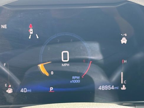 Used 2025 Chevrolet Trax LT FWD image 14