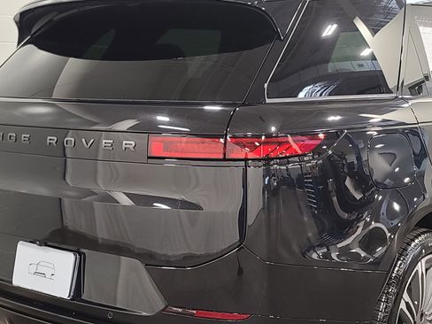 New 2026 Land Rover Range Rover Sport Dynamic SE AWD/4WD image 18