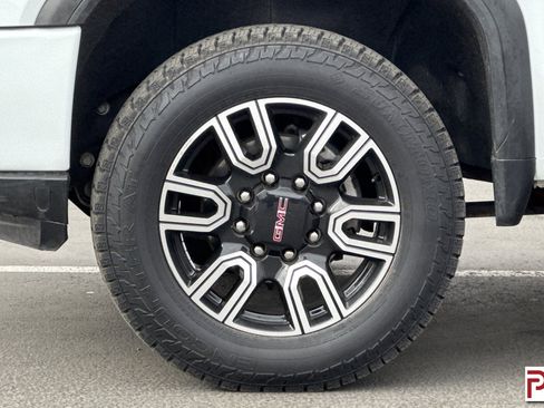 Used 2022 GMC Sierra 2500 AT4 w/ AT4 Premium Plus Package image 33