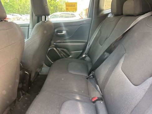 Used 2023 Jeep Renegade Latitude AWD/4WD image 27