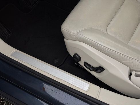 Used 2022 Volvo S60 B5 Momentum w/ Premium Package image 13