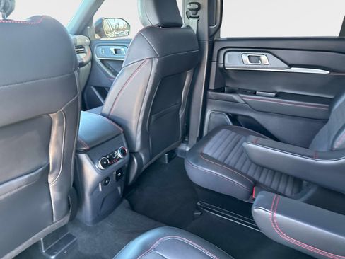 Used 2025 Ford Explorer ST-Line w/ Premium Package image 17