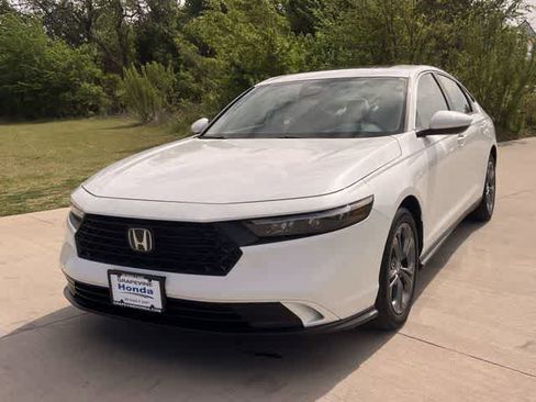 Used 2023 Honda Accord EX image 2