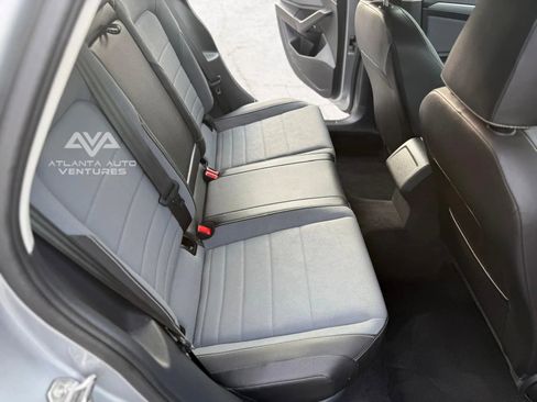 Used 2025 Volkswagen Jetta SE image 29