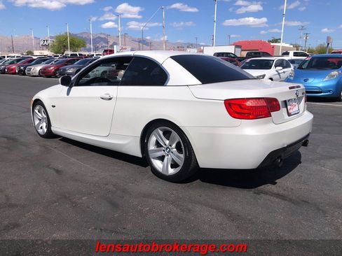Used 2013 BMW 335i Convertible image 8