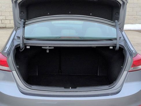 Used 2017 Hyundai Elantra SE w/ Cargo Package image 23