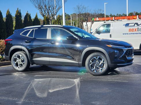 New 2026 Chevrolet Trax LT w/ Driver Confidence Package image 3