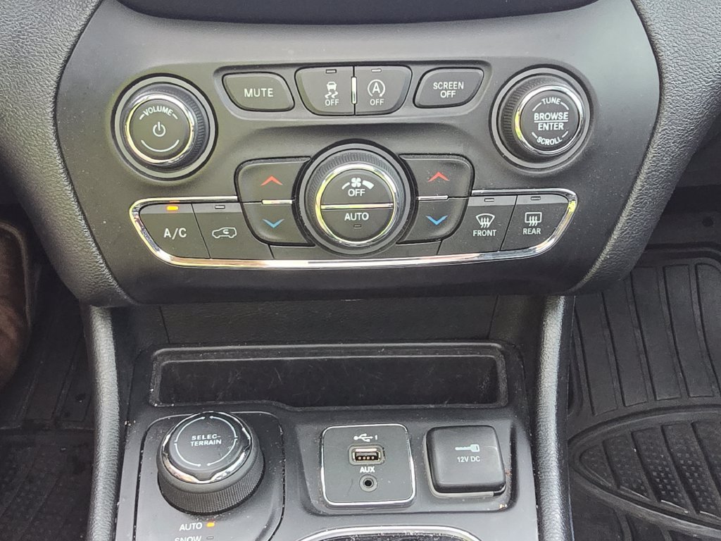 Used 2020 Jeep Cherokee Limited AWD/4WD image 33