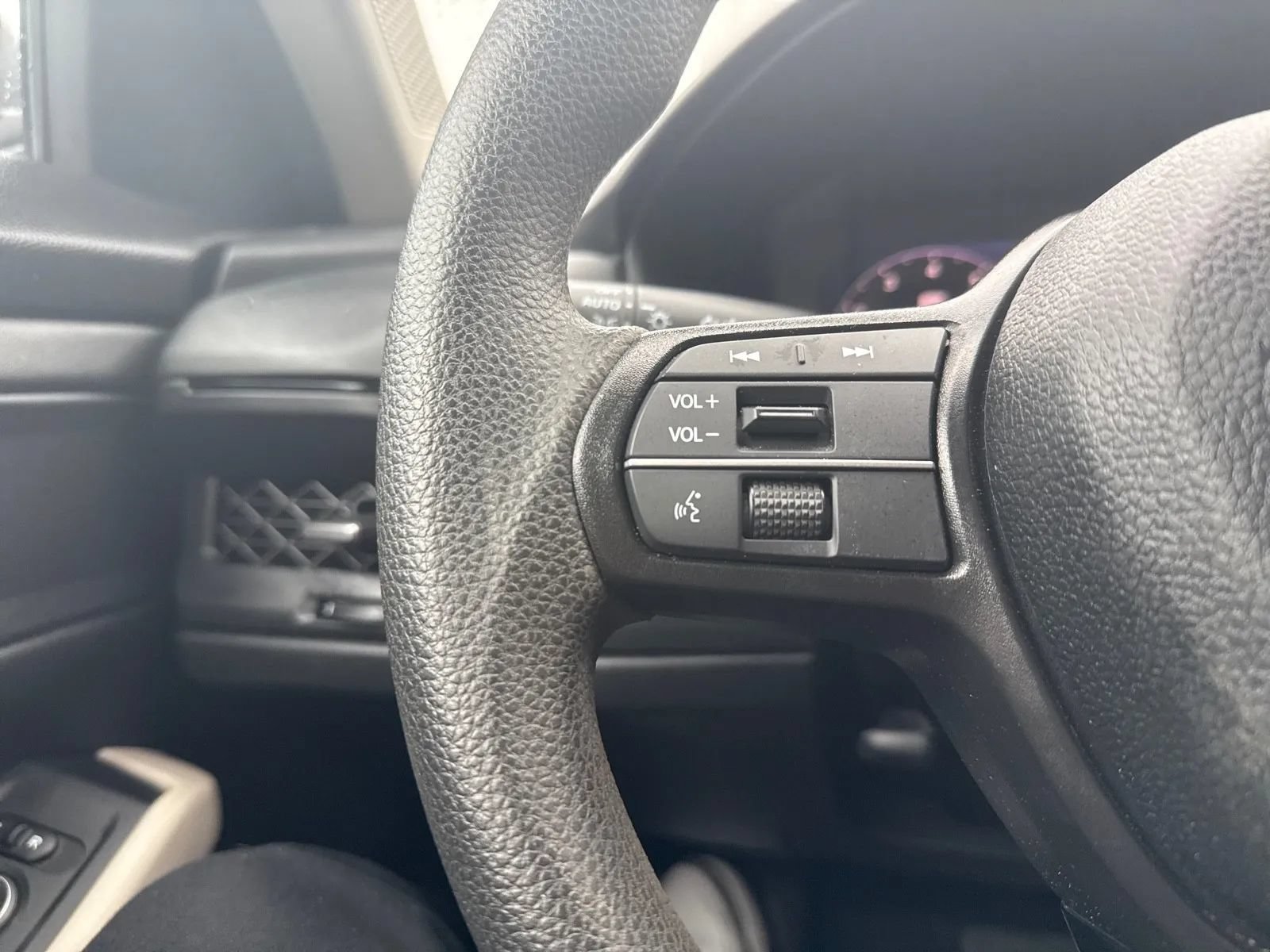 Used 2025 Honda Accord SE image 18