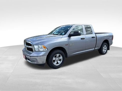 Used 2022 RAM 1500 Classic SLT w/ Trailer Tow Group AWD/4WD image 7