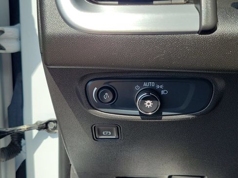 Used 2024 GMC Terrain SLE FWD image 12