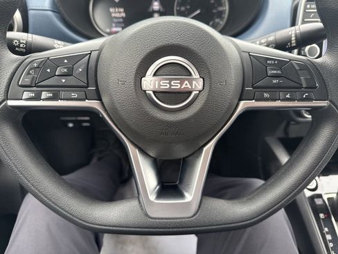 Used 2025 Nissan Versa SV image 13