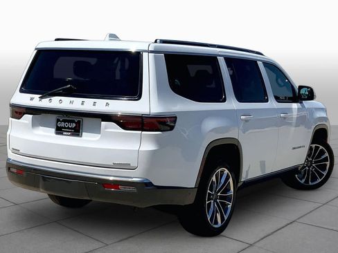 Used 2022 Jeep Wagoneer Series III w/ Premium Group I AWD/4WD image 12
