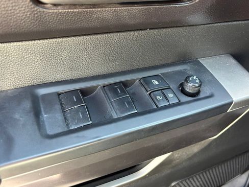 Used 2025 Toyota Tundra SR5 w/ SR5 Premium Package AWD/4WD image 14