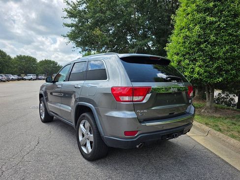 Used 2013 Jeep Grand Cherokee Overland AWD/4WD image 3