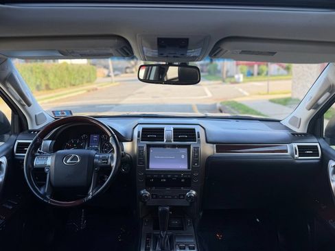 Used 2018 Lexus GX 460 Premium w/ Premium Package AWD/4WD image 34
