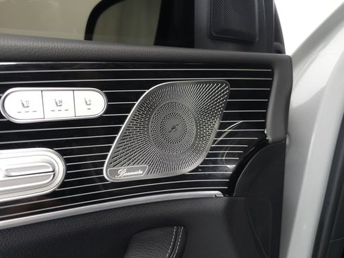 Used 2025 Mercedes-Benz GLE 450e 4MATIC image 7