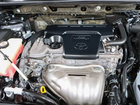 Used 2018 Toyota RAV4 Limited FWD image 31