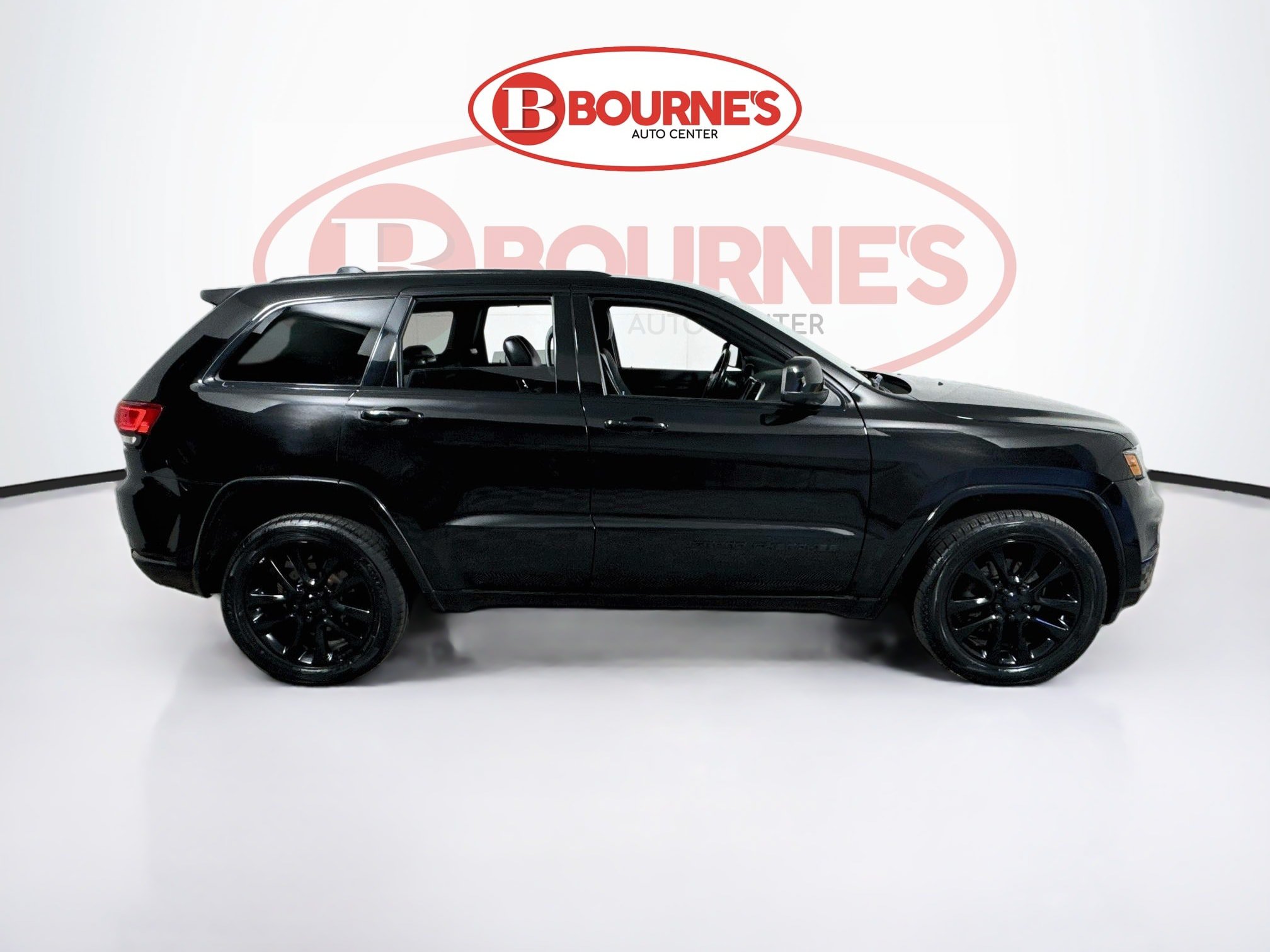 Used 2017 Jeep Grand Cherokee Altitude AWD/4WD image 12