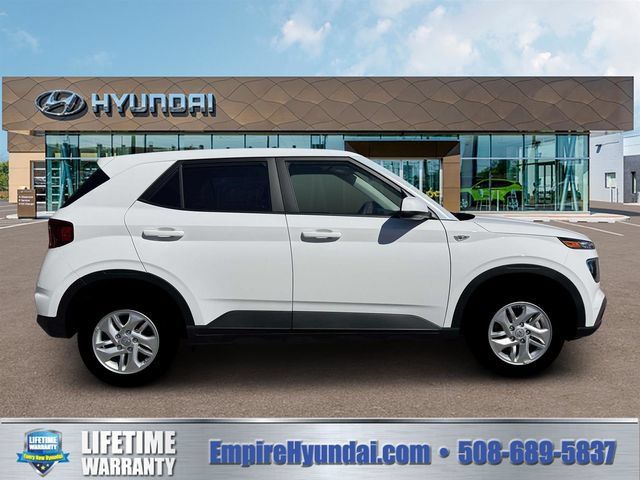 New 2026 Hyundai Venue SE FWD image 9