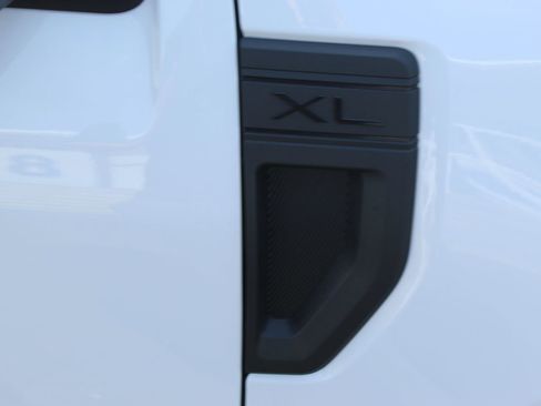 New 2025 Ford Maverick XL image 11