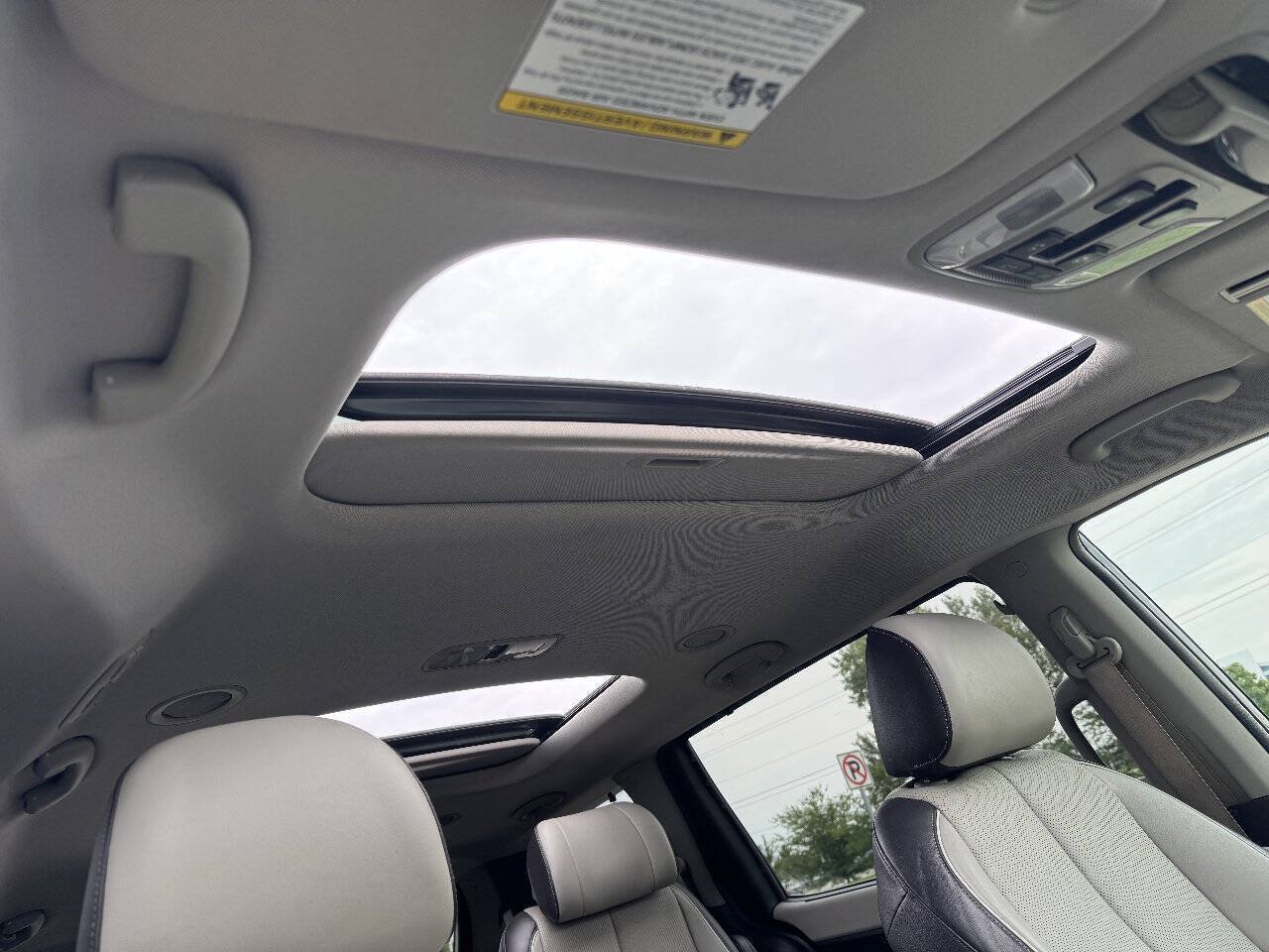 Used 2016 Kia Sedona SX Limited FWD image 17