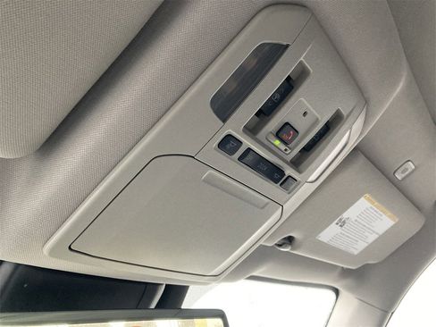 New 2026 Toyota Highlander Platinum image 29