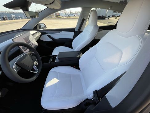 Used 2026 Tesla Model Y AWD image 16