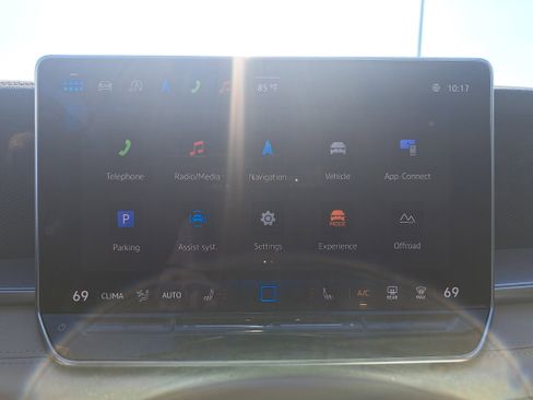 New 2025 Volkswagen Tiguan SE image 24