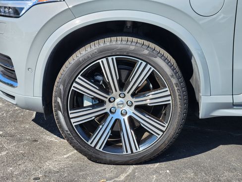 Certified 2025 Volvo XC90 T8 Ultra w/ Protection Package Premier image 13