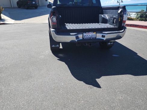 Used 2013 Toyota Tacoma 4x4 Double Cab w/ Limited Pkg image 5