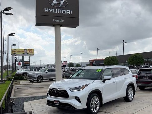 Used 2023 Toyota Highlander Limited image 39