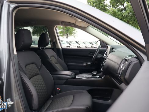 Used 2024 Nissan Pathfinder SV FWD image 30