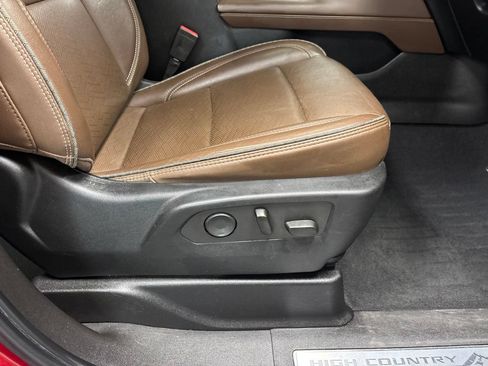 Used 2021 Chevrolet Suburban High Country AWD/4WD image 15