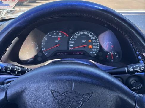 Used 2000 Chevrolet Corvette Convertible w/ Memory Pkg RWD image 7