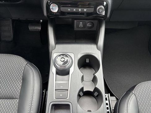 New 2025 Ford Escape SE image 18