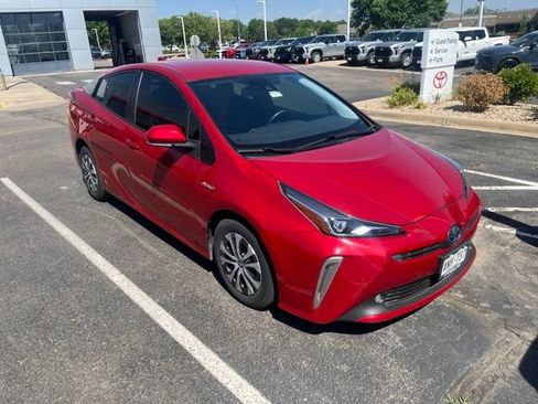 Used 2022 Toyota Prius XLE AWD/4WD image 4
