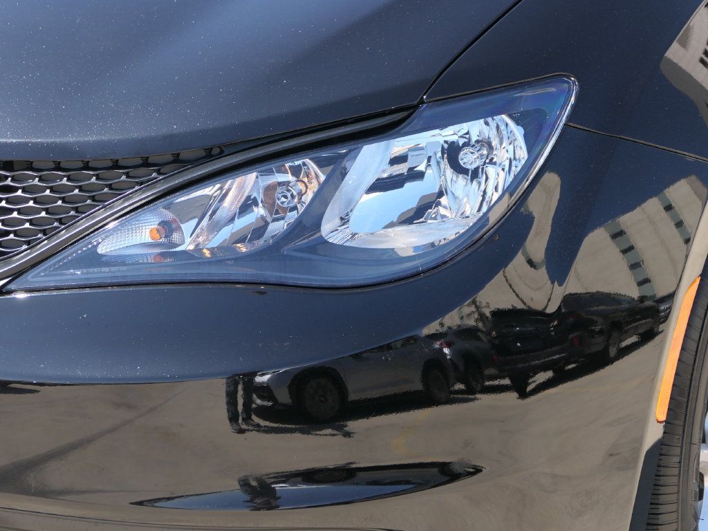Used 2025 Chrysler Voyager LX FWD image 7