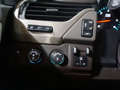 Used 2017 GMC Yukon Denali w/ Open Road Package AWD/4WD image 4