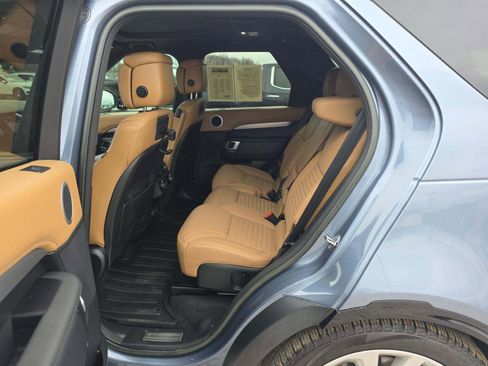 Used 2023 Land Rover Discovery HSE R-Dynamic image 5